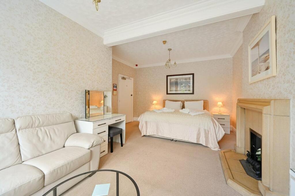 Forest Side Guesthouse Lyndhurst Esterno foto